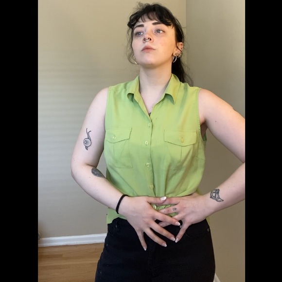 Light chartreuse baby puke green blouse - Picture 2 of 7